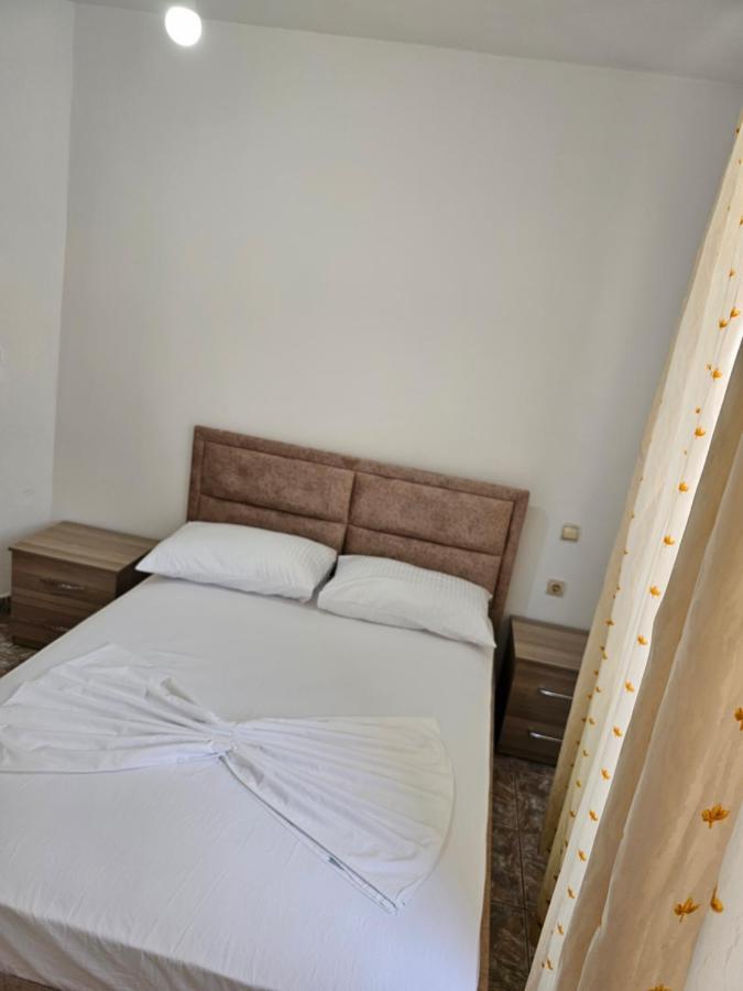 Alex Apartments Sarande Exterior photo